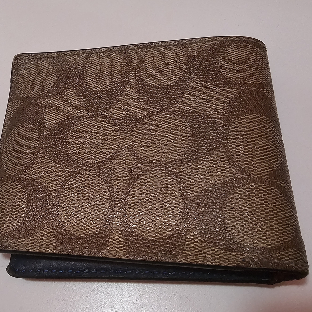Sleek Blue and Brown Key Card Holder - Picture 4 of 4